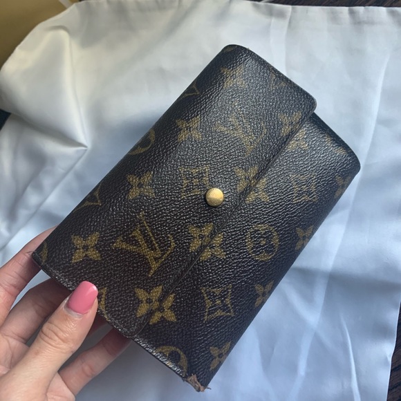 Louis Vuitton Handbags - Authentic Louis Vuitton monogram wallet